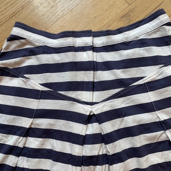 anthro skirt little yellow button - Picture 7 of 9